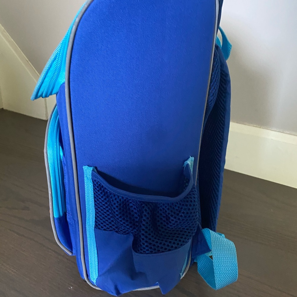 Backpack - Picture 2 of 8